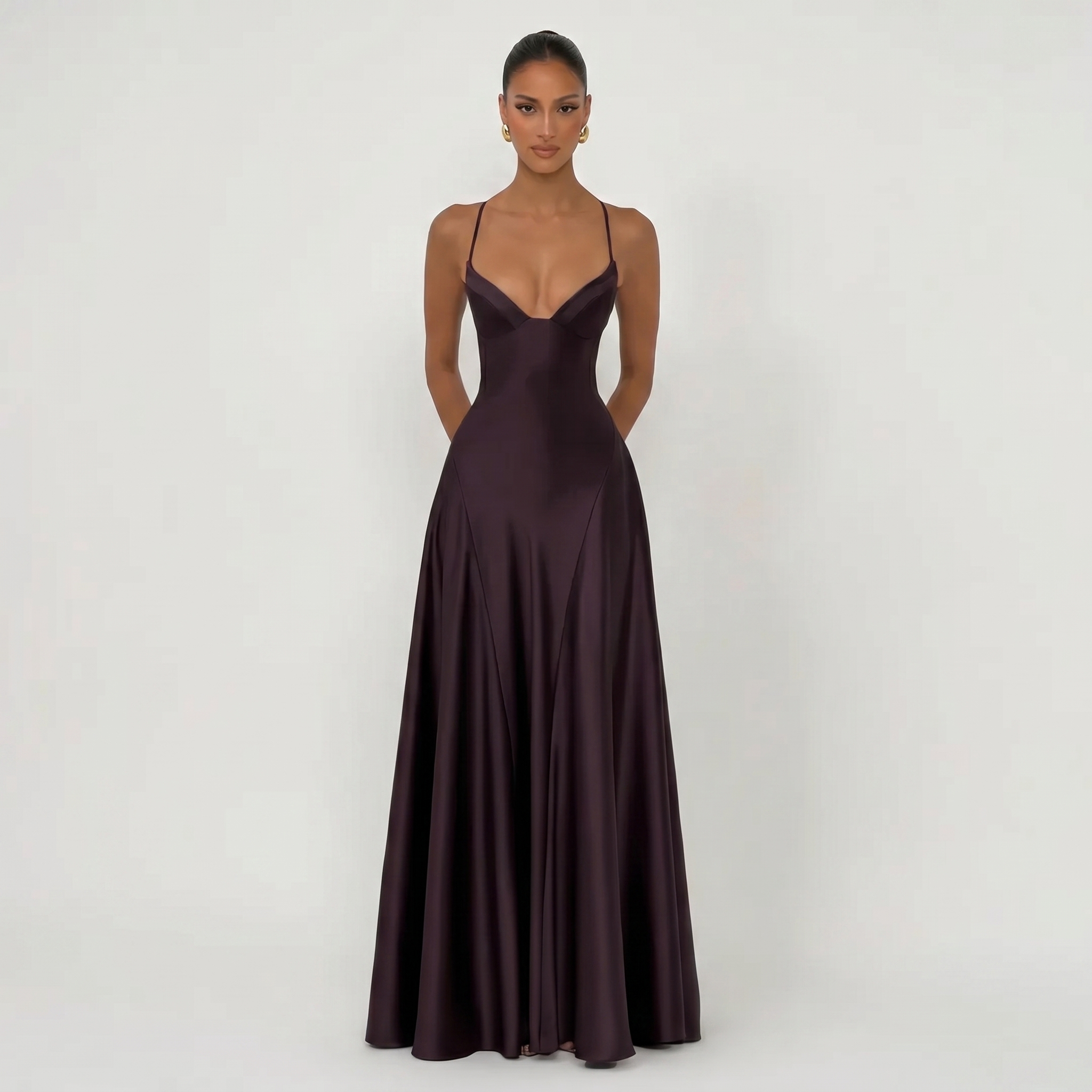 Asterin-Maxikleid mit schmalen Trägern und Schnürung am Rücken