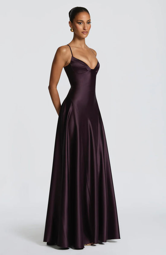 Asterin-Maxikleid mit schmalen Trägern und Schnürung am Rücken